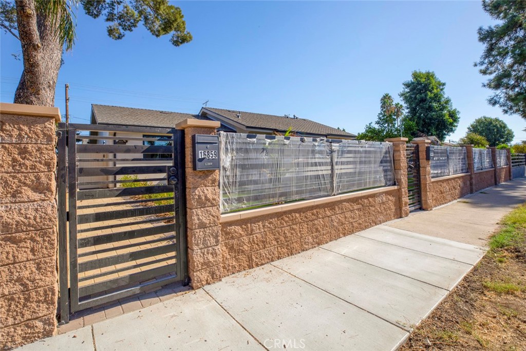16859 Chatsworth Street Property Photo 2