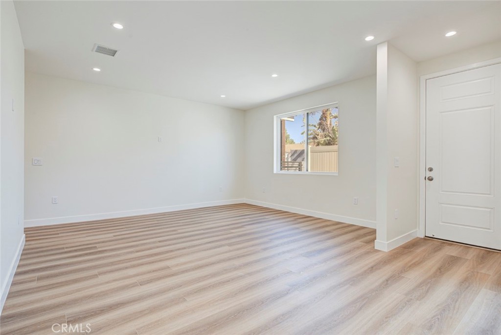 16859 Chatsworth Street Property Photo 9