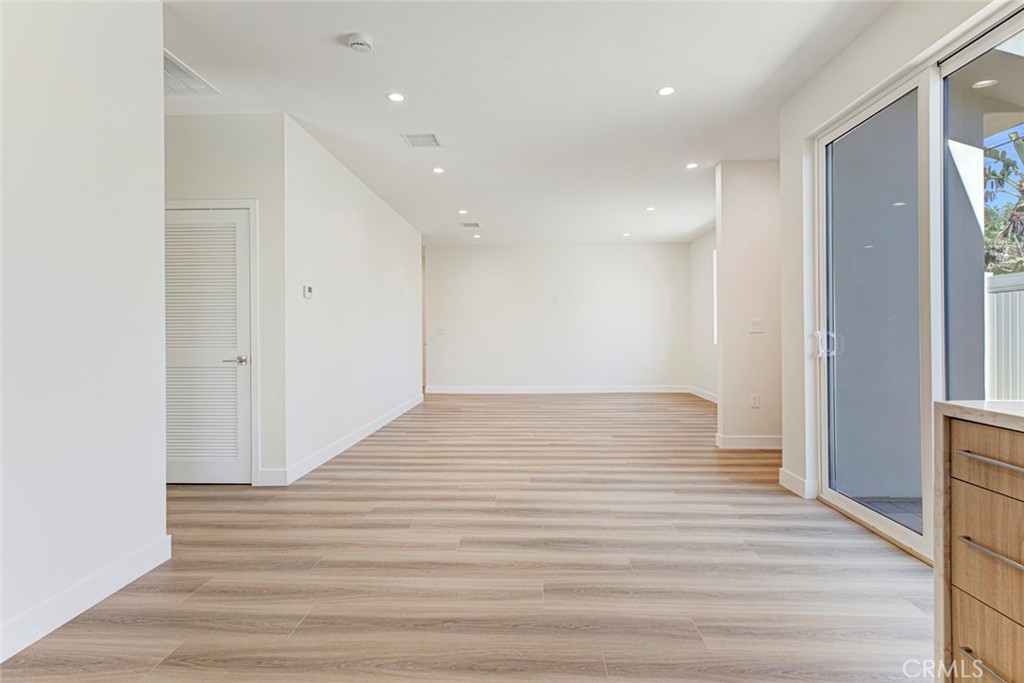 16859 Chatsworth Street Property Photo 12