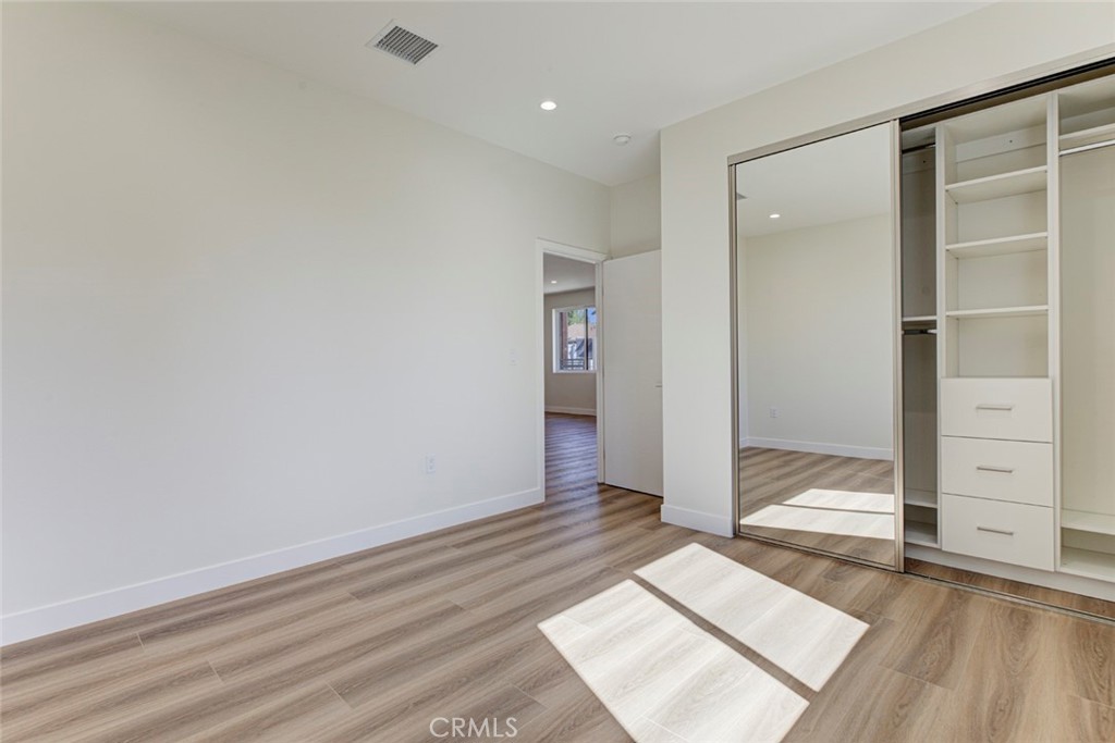 16859 Chatsworth Street Property Photo 15