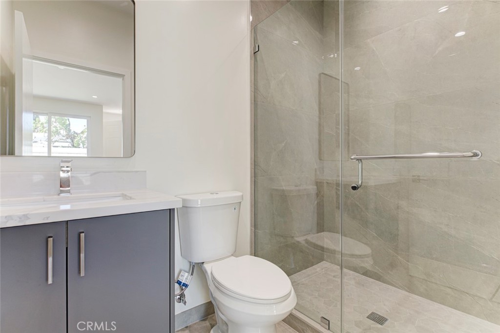 16859 Chatsworth Street Property Photo 17