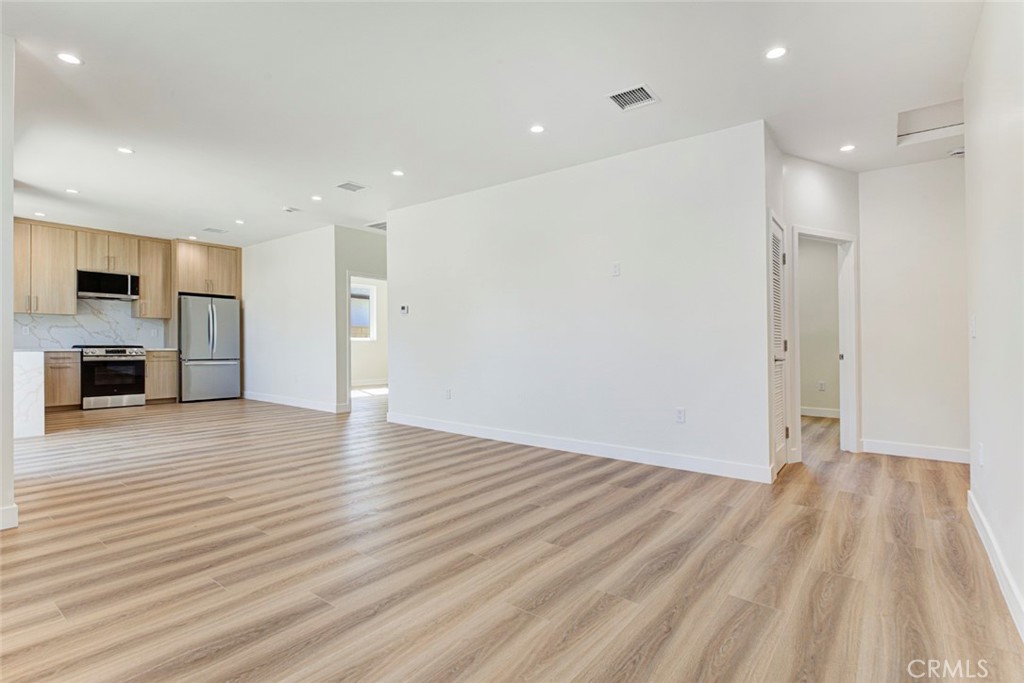 16859 Chatsworth Street Property Photo 18