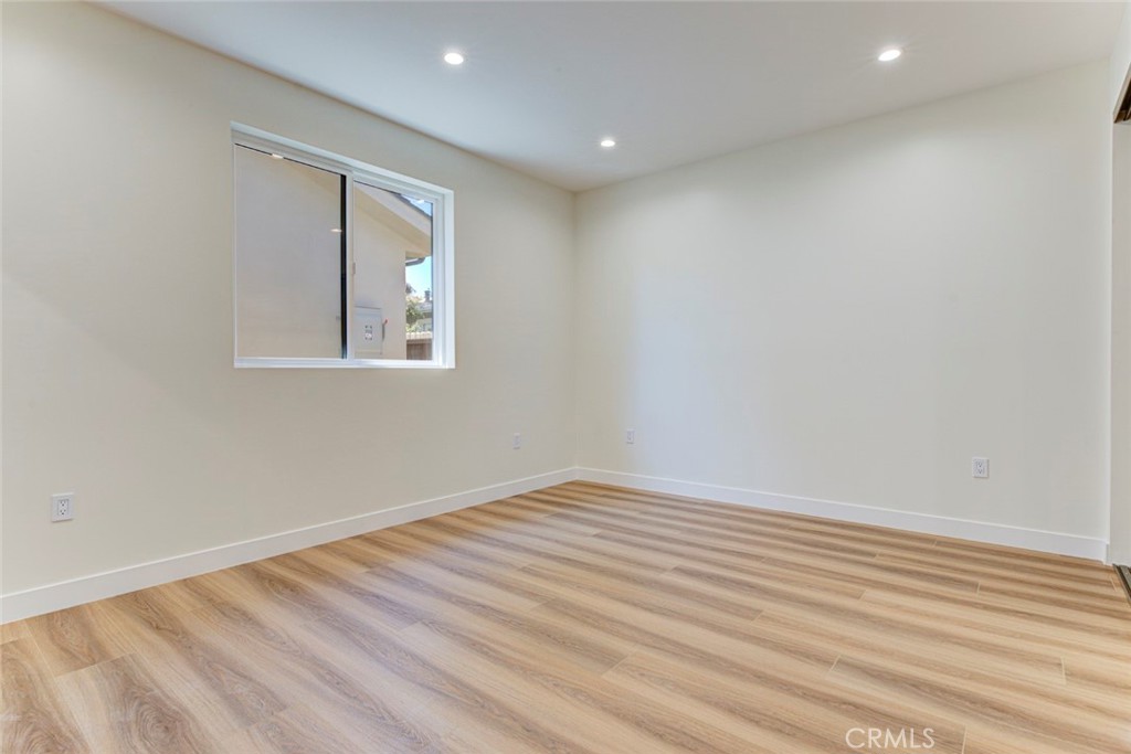 16859 Chatsworth Street Property Photo 21