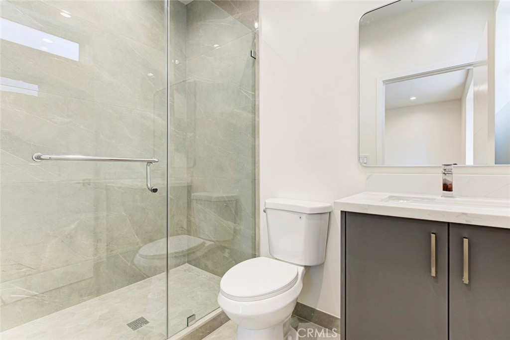 16859 Chatsworth Street Property Photo 23