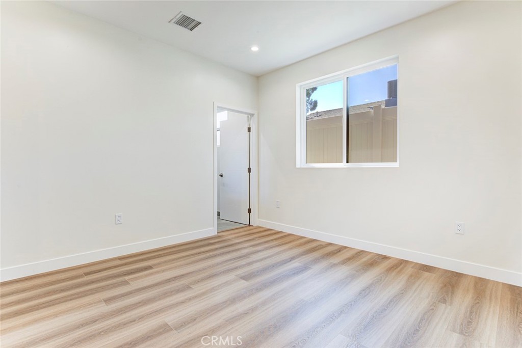 16859 Chatsworth Street Property Photo 24