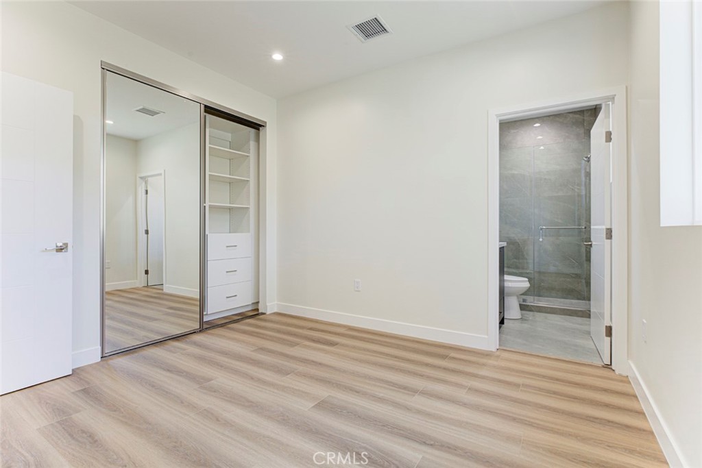 16859 Chatsworth Street Property Photo 26
