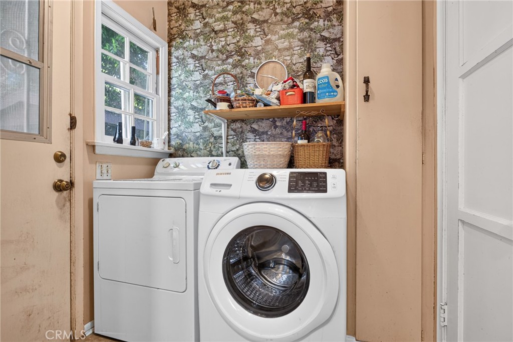5130 Willis Avenue Property Photo 7