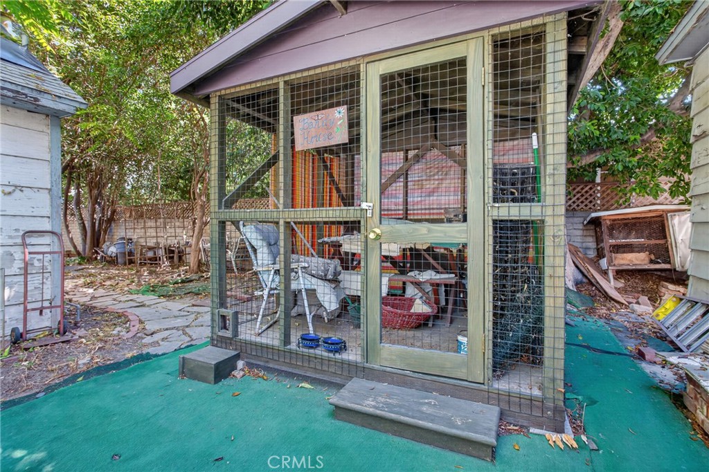 5130 Willis Avenue Property Photo 13