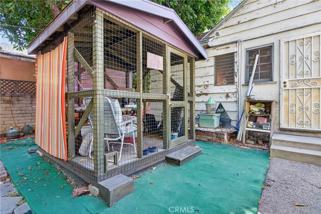 5130 Willis Avenue Property Photo 14