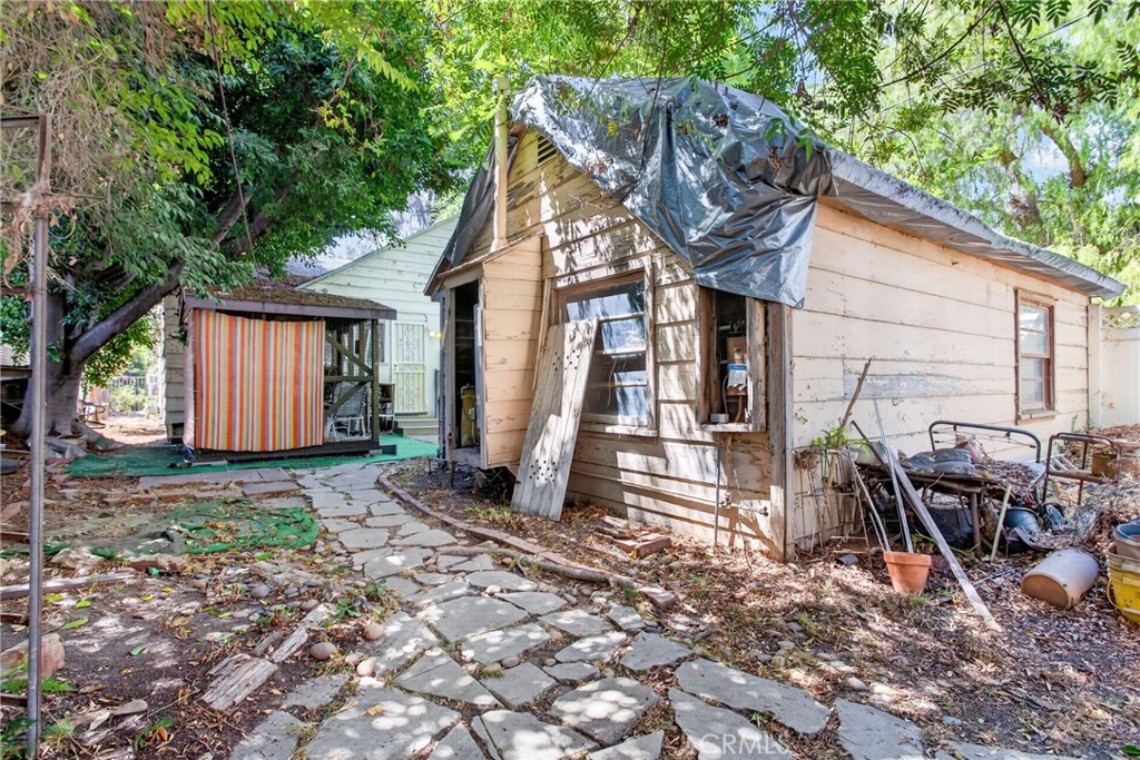 5130 Willis Avenue Property Photo 18