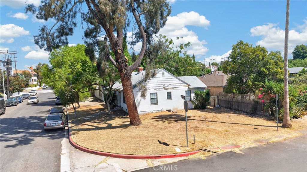 5130 Willis Avenue Property Photo 21