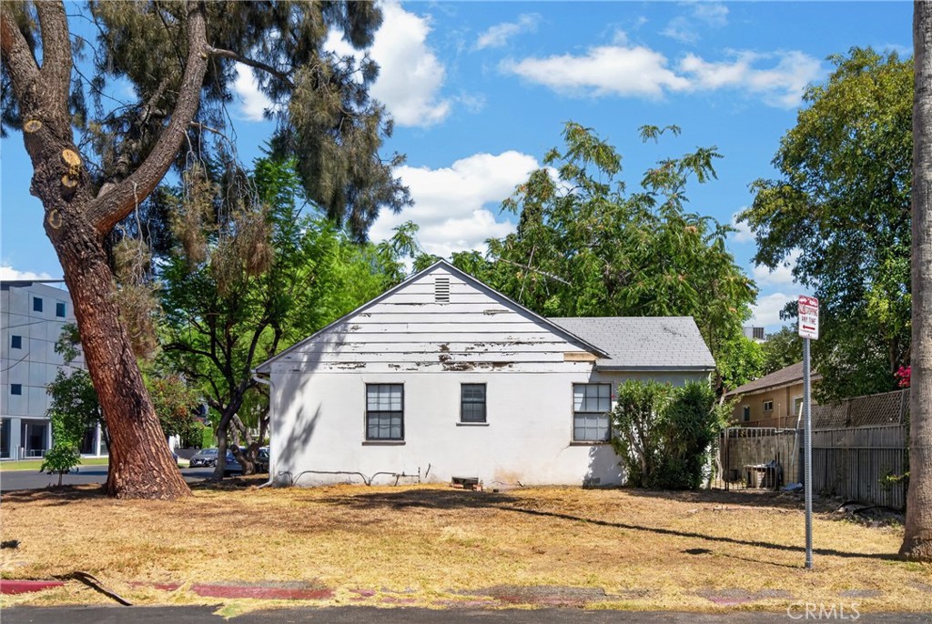 5130 Willis Avenue Property Photo 26