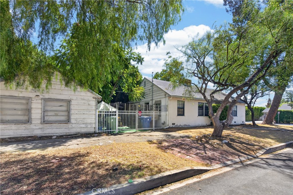 5130 Willis Avenue Property Photo 29