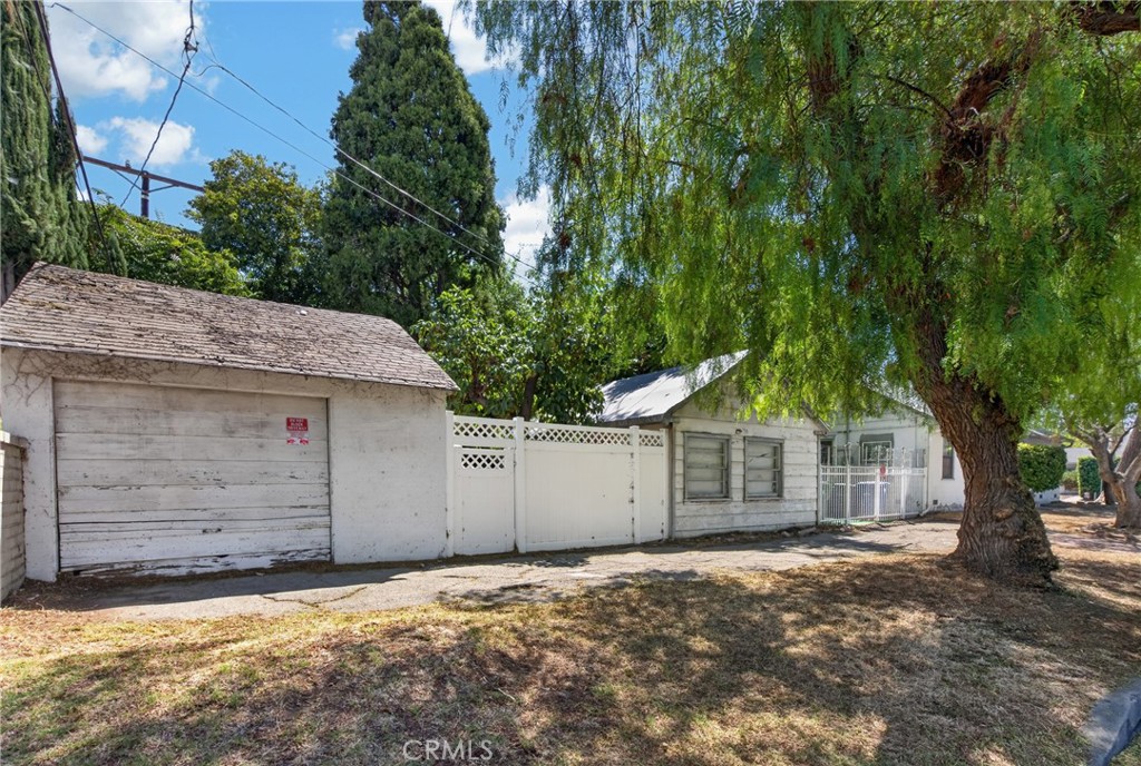 5130 Willis Avenue Property Photo 30