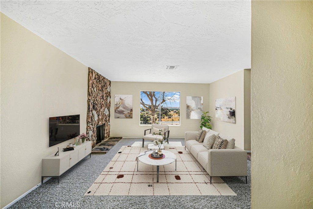 11694 Pepper Street Property Photo 6