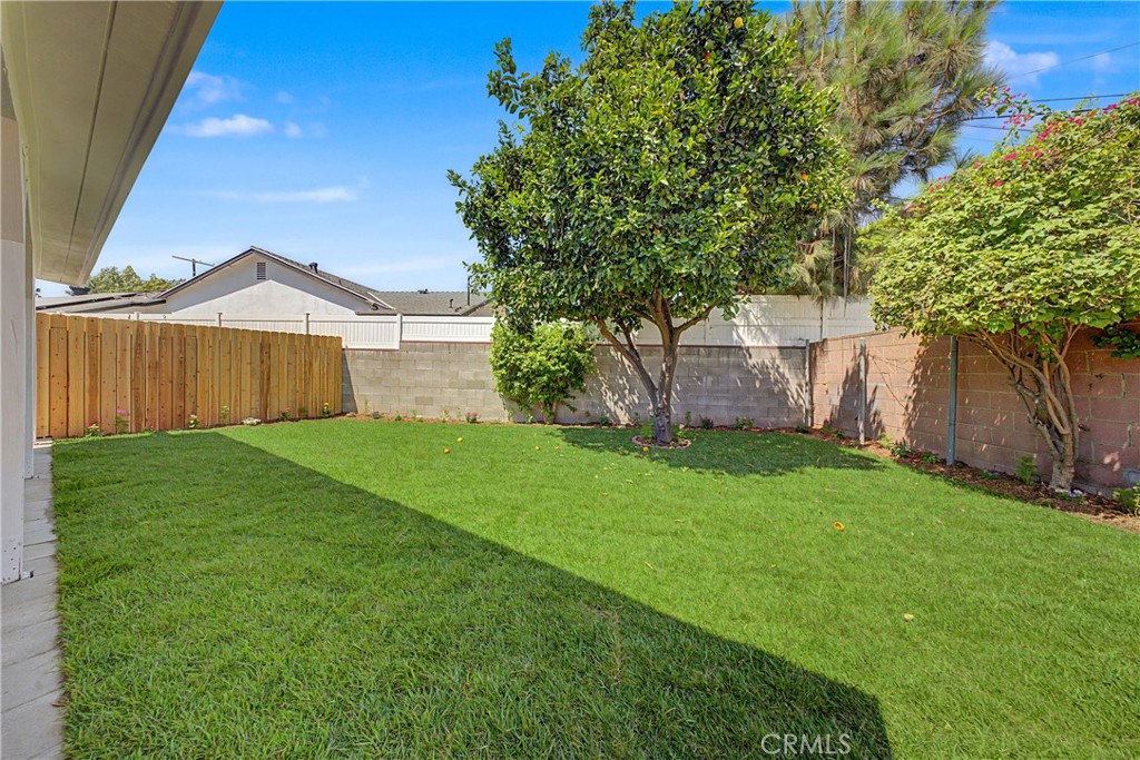10341 Blucher Property Photo 32
