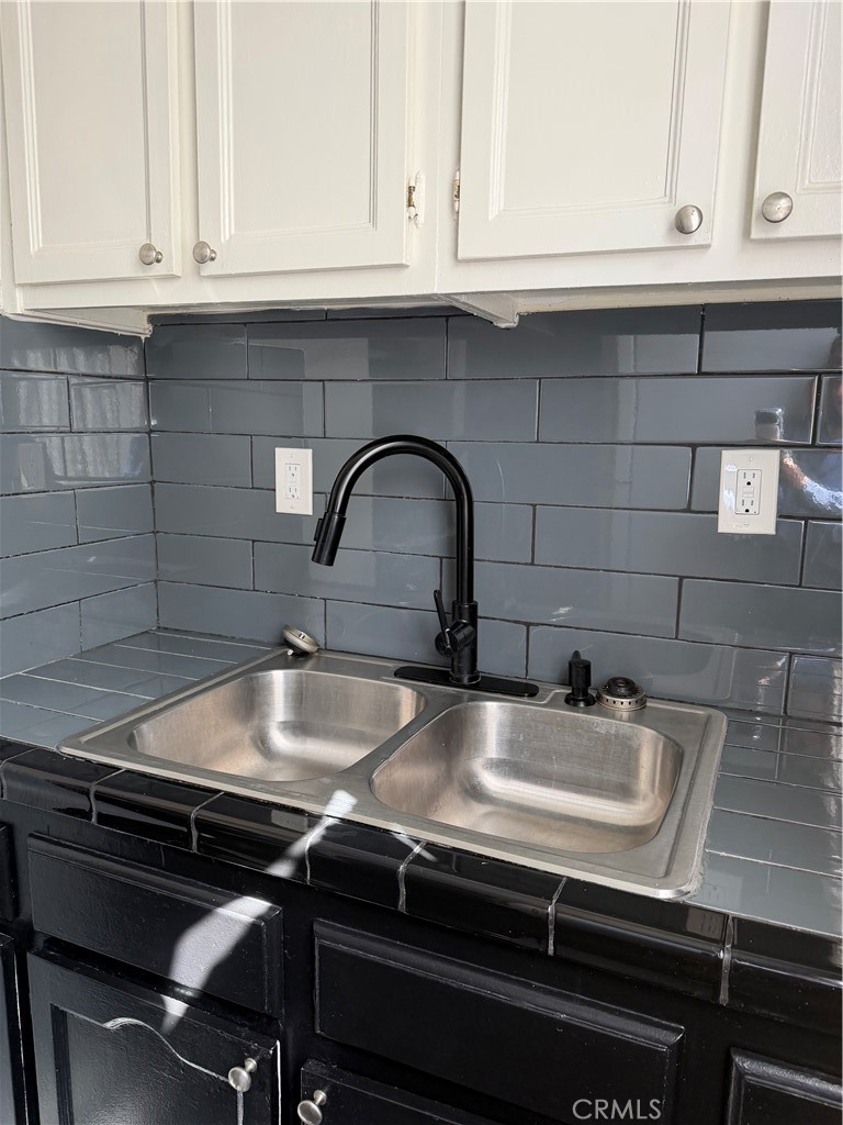 331 W 45th Street Property Photo 18