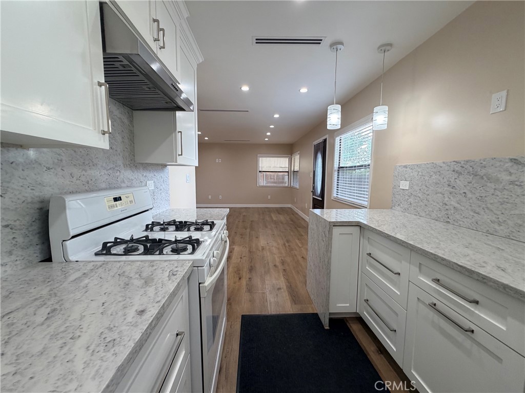10971 Roscoe Property Photo 4