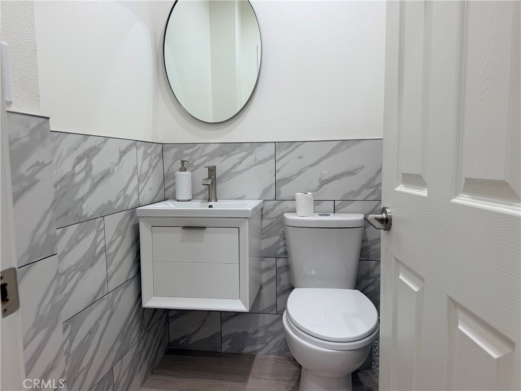 10971 Roscoe Property Photo 8