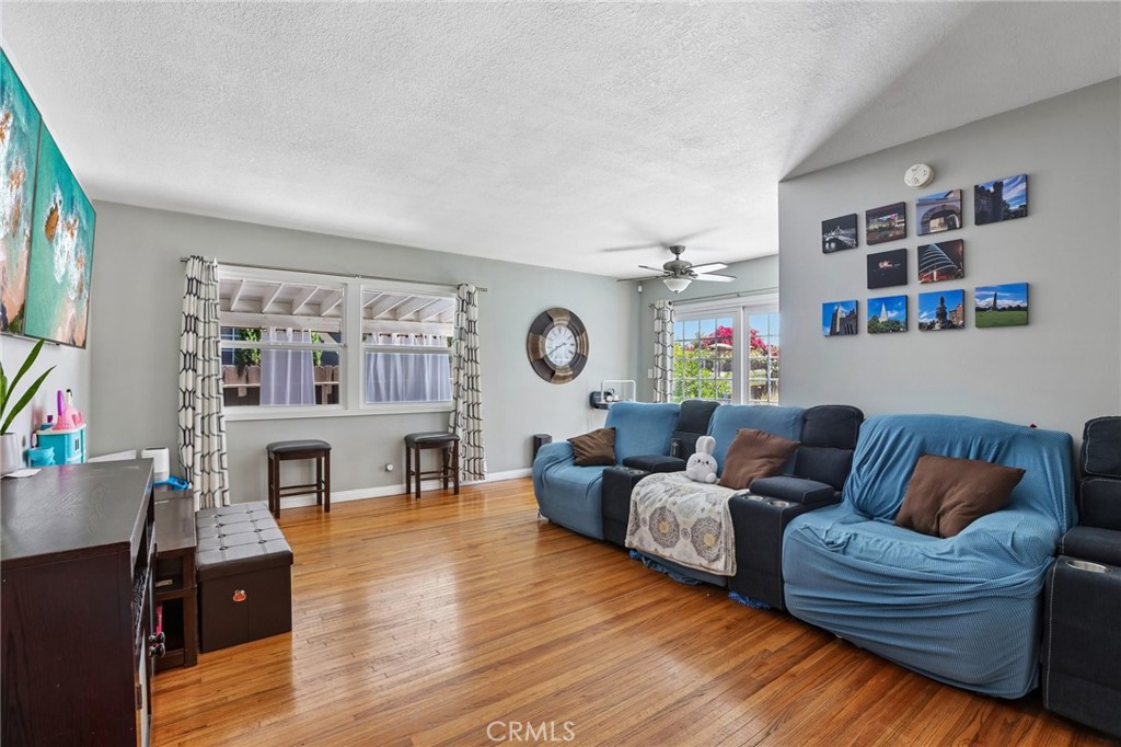 6616 Yolanda Avenue Property Photo 4