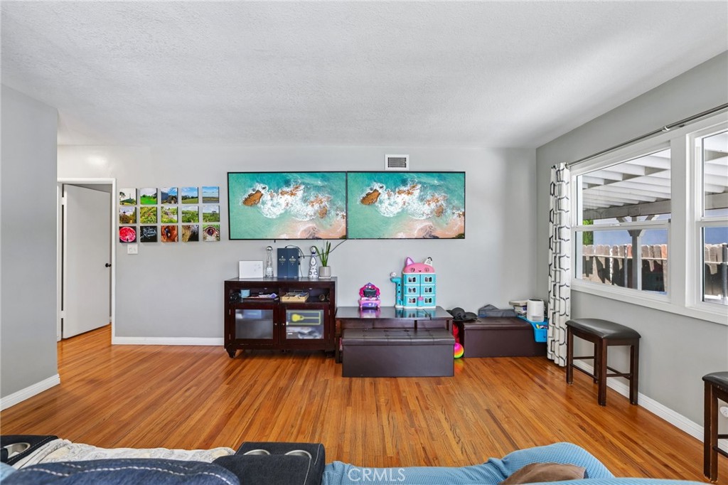 6616 Yolanda Avenue Property Photo 7