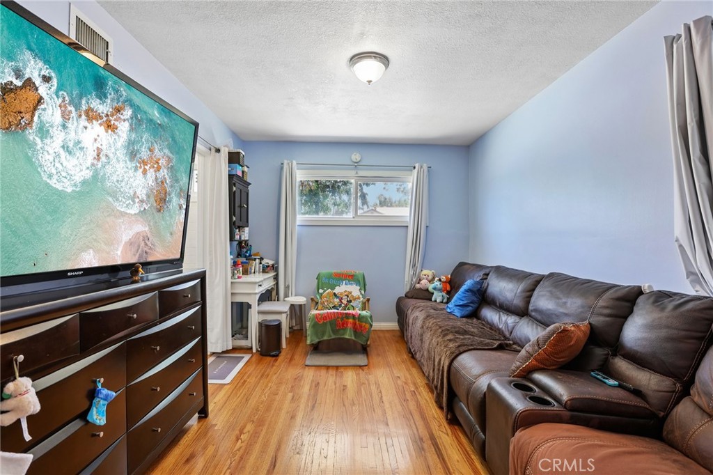 6616 Yolanda Avenue Property Photo 16