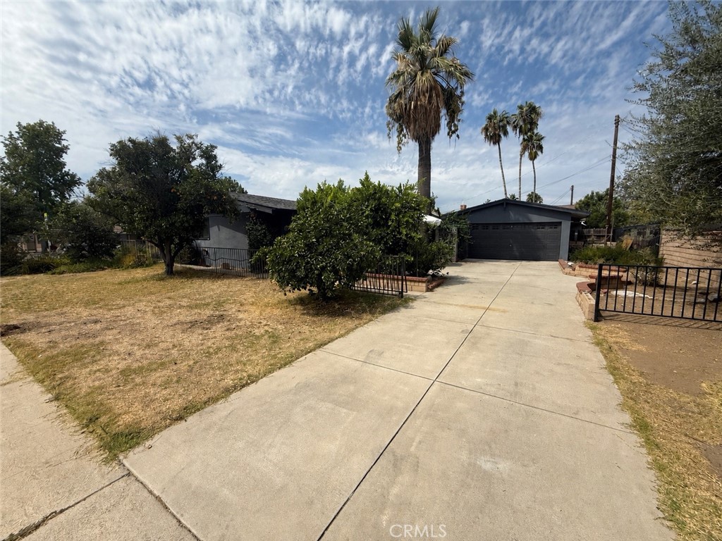 14917 Clymer Property Photo 1