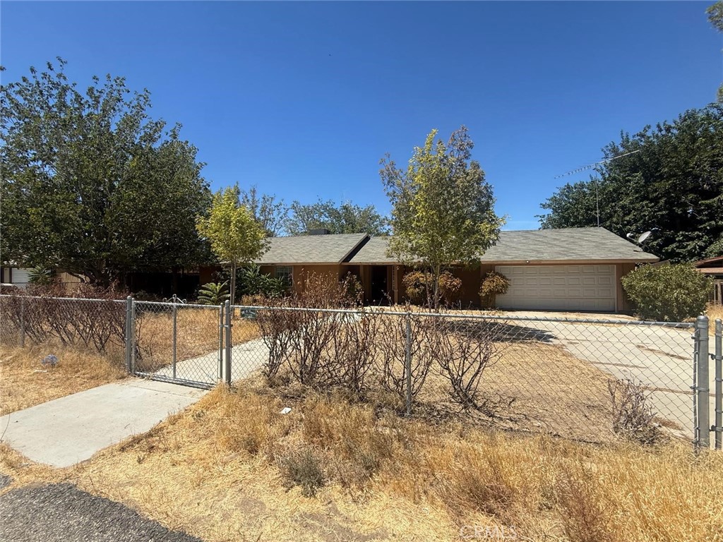 41111 172nd E Property Photo 1