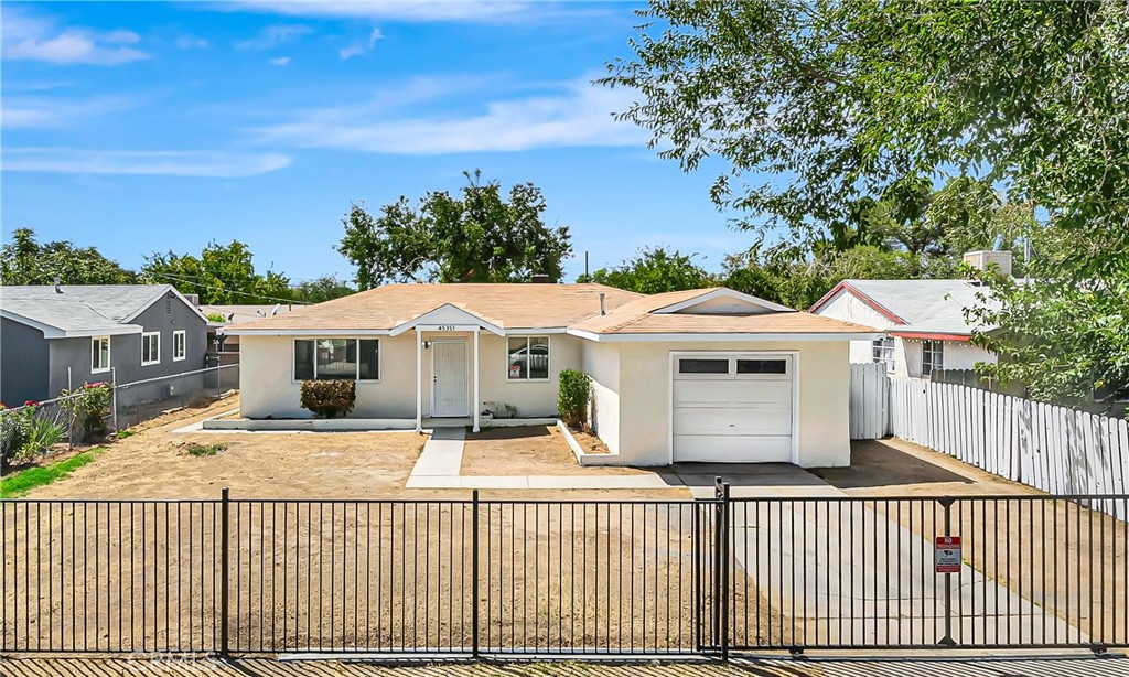 45351 Kingtree Property Photo 1