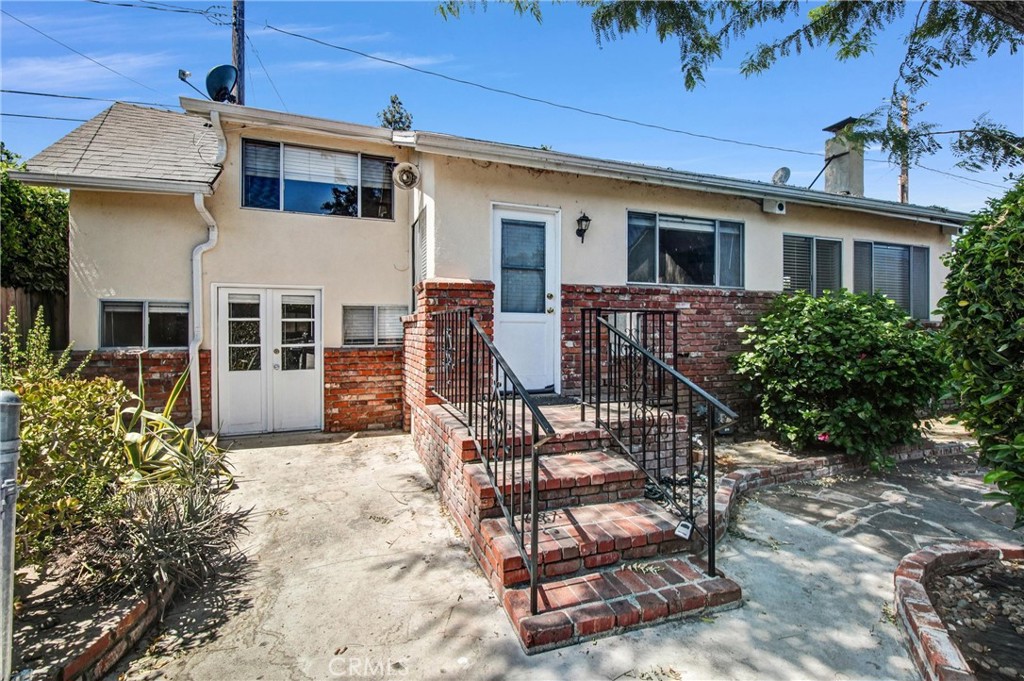 237 N Catalina Street Property Photo 1