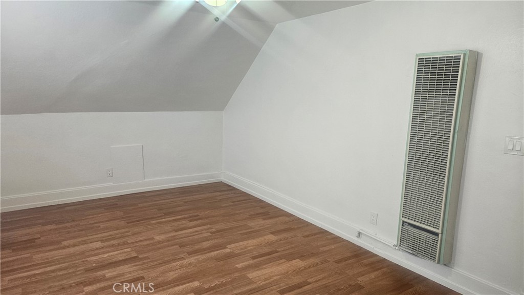 1540 W 28th Property Photo 8