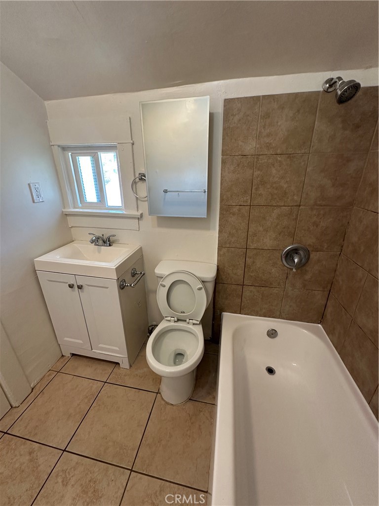 1540 W 28th Property Photo 14