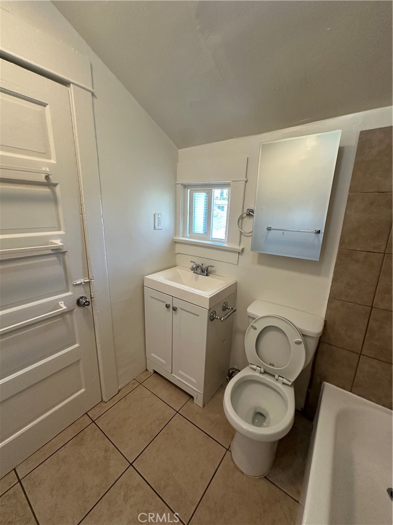 1540 W 28th Property Photo 15