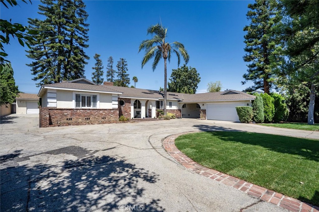 16017 Parthenia Property Photo 2