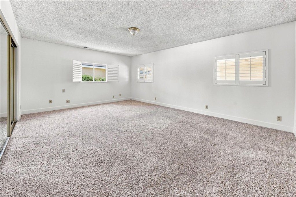 16017 Parthenia Property Photo 13