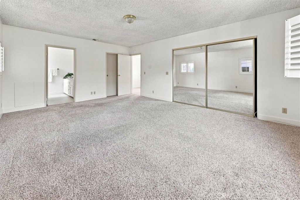 16017 Parthenia Property Photo 14