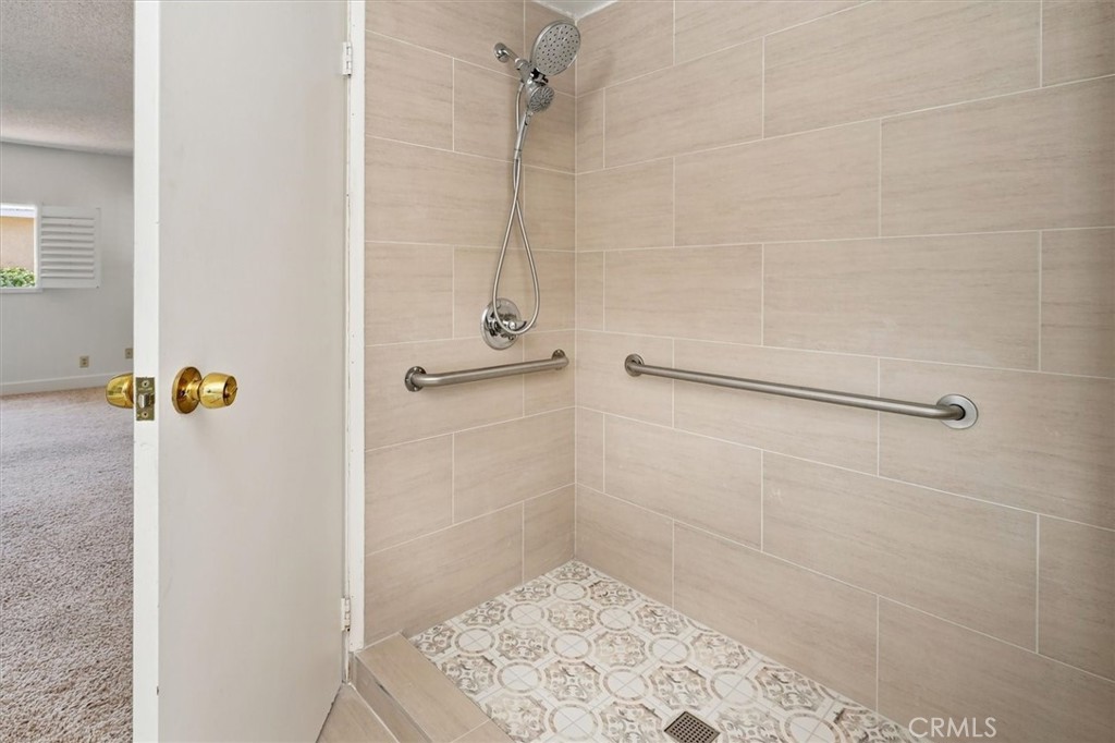 16017 Parthenia Property Photo 16
