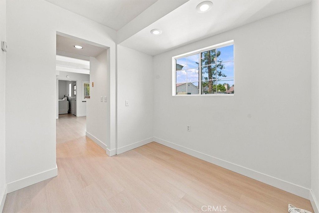 16017 Parthenia Property Photo 23