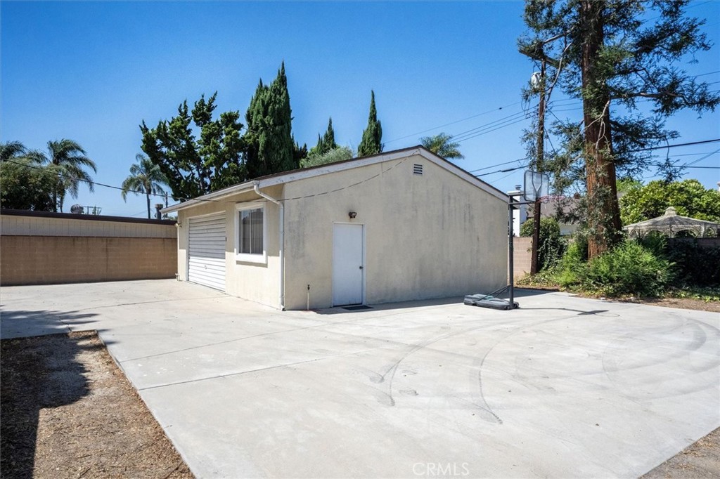 16017 Parthenia Property Photo 31
