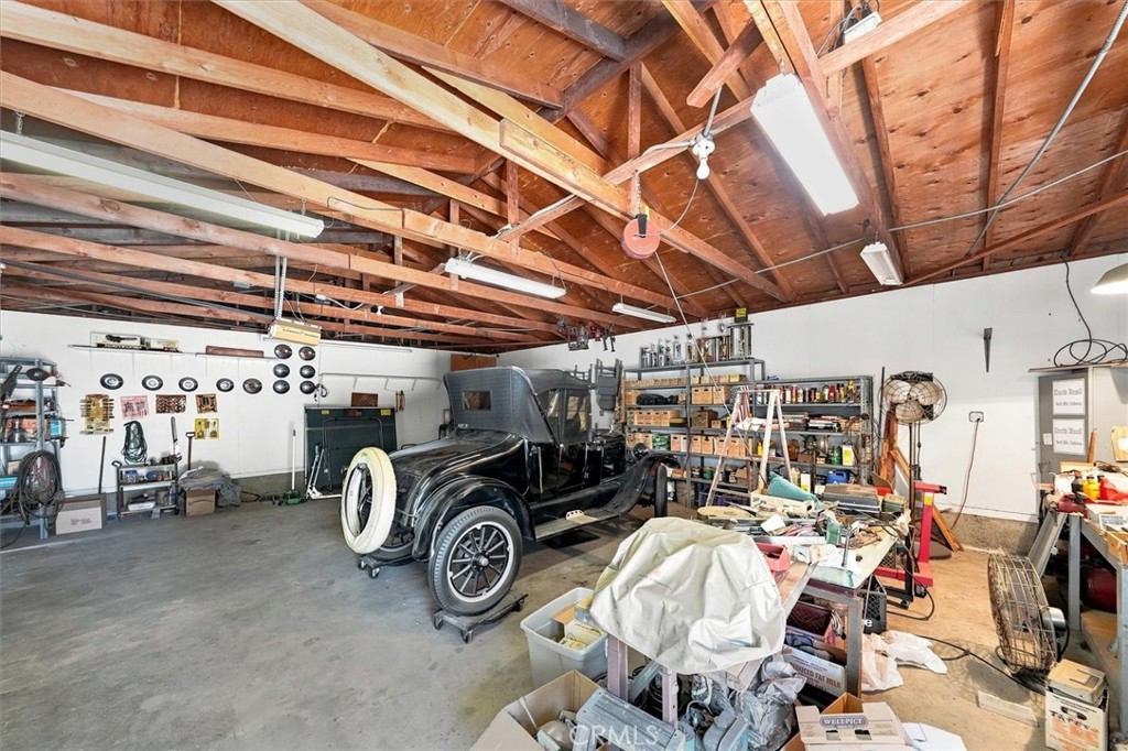 16017 Parthenia Property Photo 33