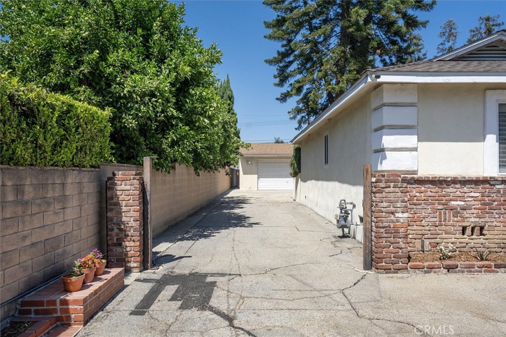 16017 Parthenia Property Photo 38