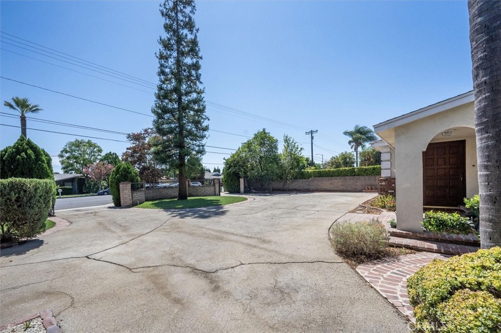 16017 Parthenia Property Photo 40