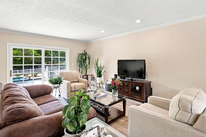 28042 Balkins Property Photo 9