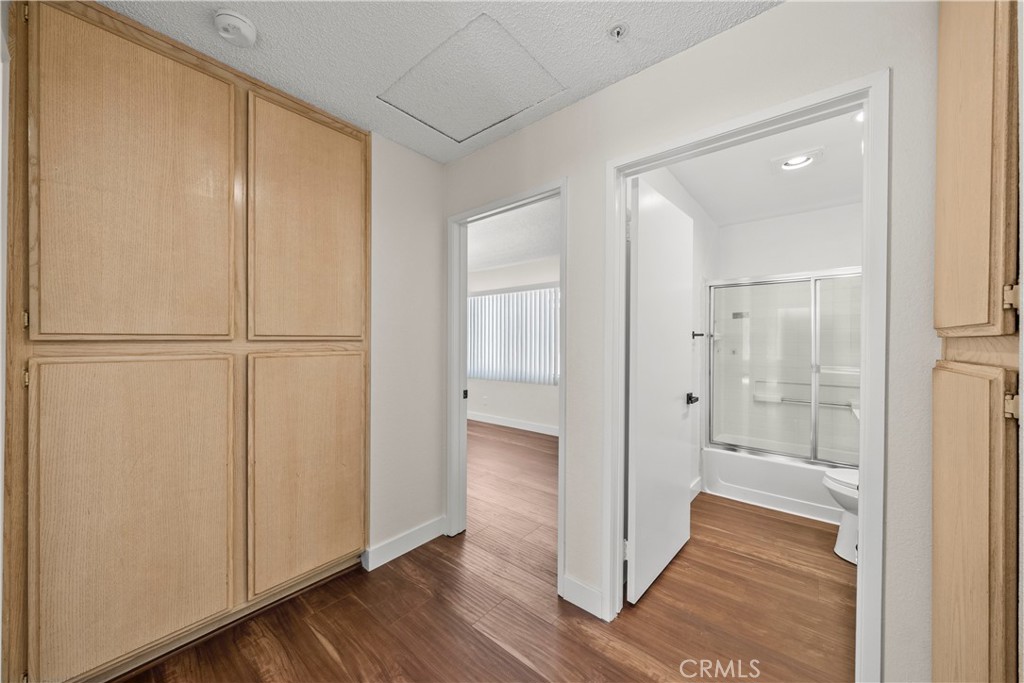 8800 Burnet Avenue 7 Property Photo 18