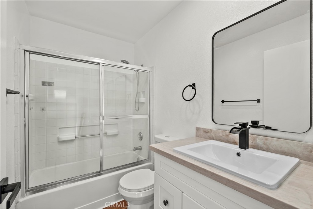 8800 Burnet Avenue 7 Property Photo 25