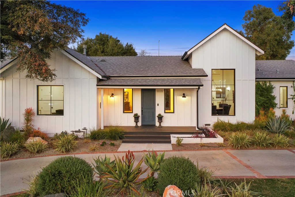 11121 Valley Spring Lane Property Photo 3