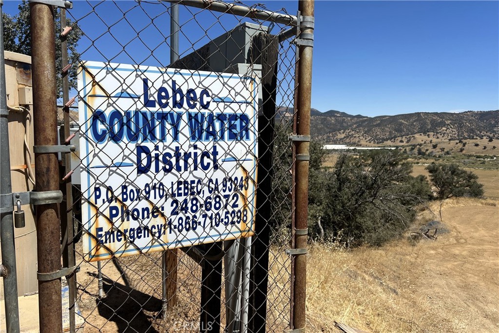 1588 Ridge Route Drive Property Photo 3