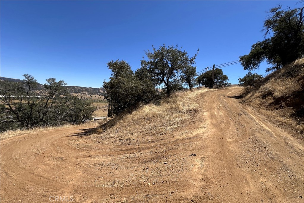 1588 Ridge Route Drive Property Photo 14
