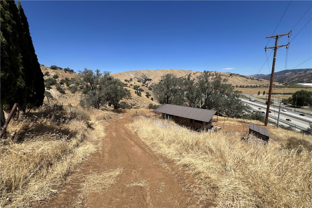 1588 Ridge Route Drive Property Photo 22