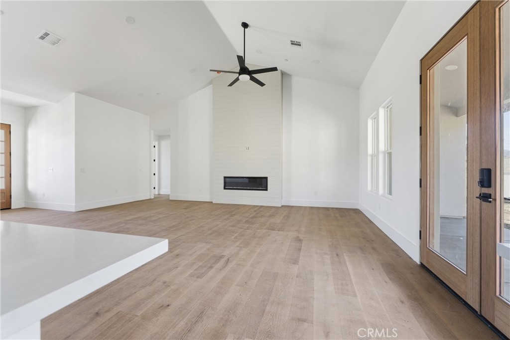 24401 Oaktree Court Property Photo 10